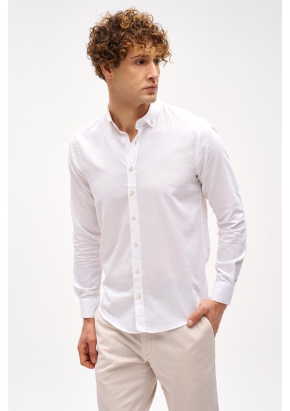Beyaz Dynamic Fit Düğmeli Yaka Düz Uzun Kollu Cepsiz Pamuklu Gömlek
