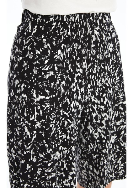 Yeni Sezon Beli Lastikli Desenli Kadın Şort modelleri