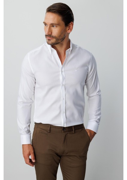 Beyaz Slim Fit Dar Kalıp Klasik Yaka Düz Uzun Kollu Cepsiz %100 Pamuk Gömlek