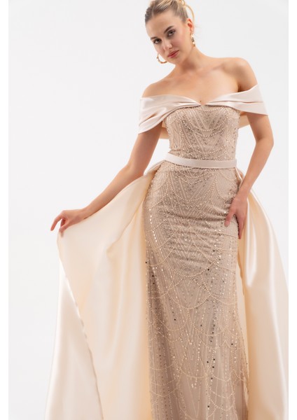 Kadın Bej Kayık Yaka Kuyruklu Uzun Abiye Elbise modelleri