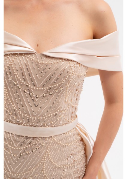 Kadın Bej Kayık Yaka Kuyruklu Uzun Abiye Elbise fırsatları