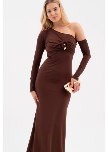 Kadın Kahverengi Tek Omuz Taş Aksesuarlı Maxi Elbise modelleri