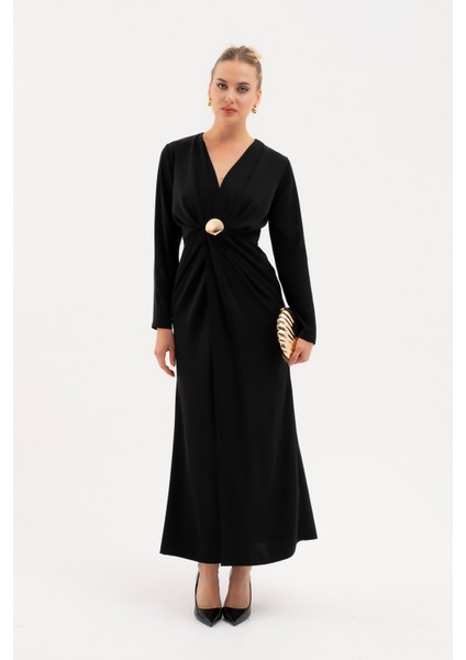 Kadın Siyah Istiridye Aksesuarlı Uzun Kol Elbise fiyatları