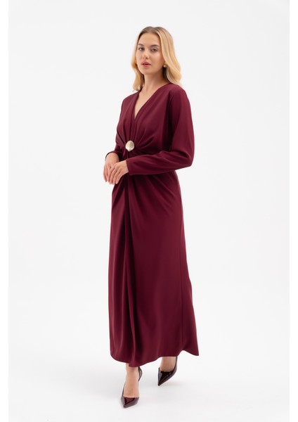 Kadın Bordo Istiridye Aksesuarlı Uzun Kol Elbise fiyatları