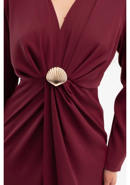 Kadın Bordo Istiridye Aksesuarlı Uzun Kol Elbise fırsatları