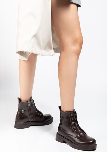 Kahve Kırışık Rugan Bağcıklı Fermuarlı Günlük Kadın Bot modelleri