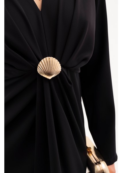 Kadın Lacivert Istiridye Aksesuarlı Uzun Kol Elbise fırsatları