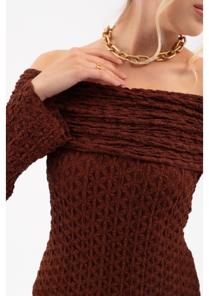 Kadın Kahverengi Açık Omuz Uzun Dantel Elbise indirimleri