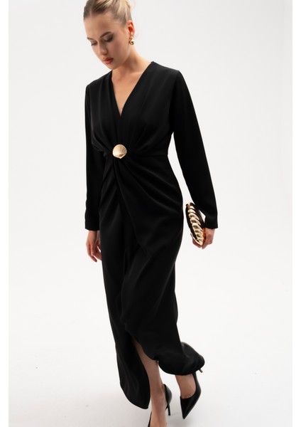 Kadın Siyah Istiridye Aksesuarlı Uzun Kol Elbise modelleri