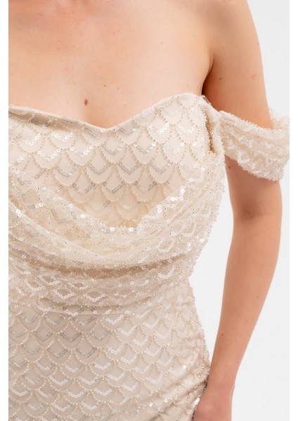 Kadın Bej Madonna Yaka Boncuklu Uzun Abiye Elbise fırsatları