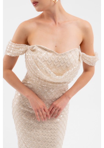 Kadın Bej Madonna Yaka Boncuklu Uzun Abiye Elbise indirimleri