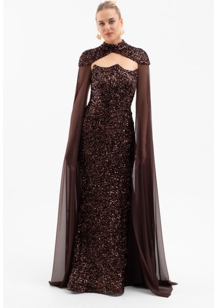 Kadın Kahverengi Tül Pelerinli Straplez Uzun Pullu Abiye Elbise fiyatları