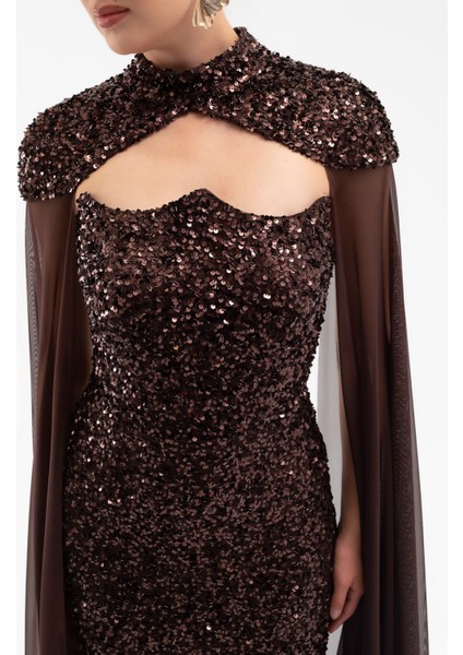 Kadın Kahverengi Tül Pelerinli Straplez Uzun Pullu Abiye Elbise fırsatları