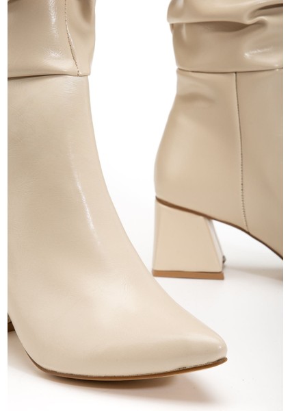 Bej Kırışık Rugan Körüklü Kalın Topuklu Günlük Bayan Çizme indirimleri