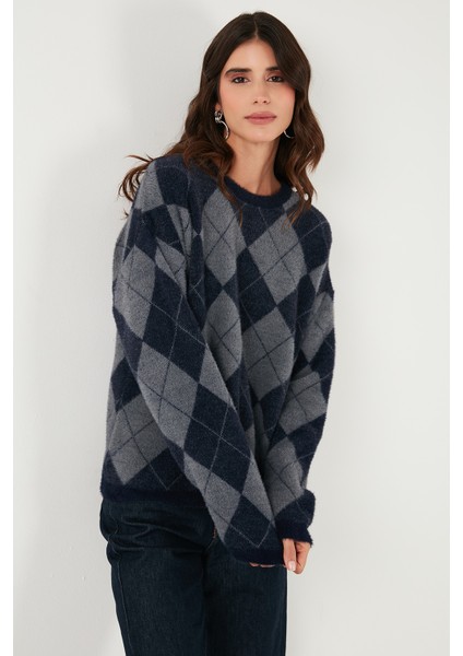 Baklava Desenli Oversize Bisiklet Yaka Yumuşak Dokulu Kazak Bayan Kazak 4616262 fırsatları