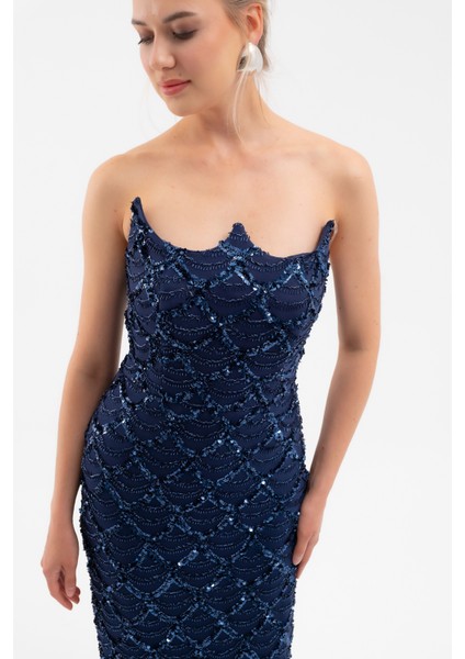 Kadın Lacivert Straplez Boncuk Işlemeli Uzun Abiye Elbise fırsatları