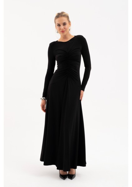 Kadın Siyah V Yaka Büzgülü Uzun Elbise modelleri