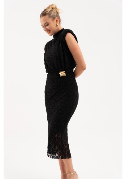 Kadın Siyah Gold Broşlu Dantel Elbise modelleri