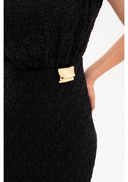 Kadın Siyah Gold Broşlu Dantel Elbise fırsatları