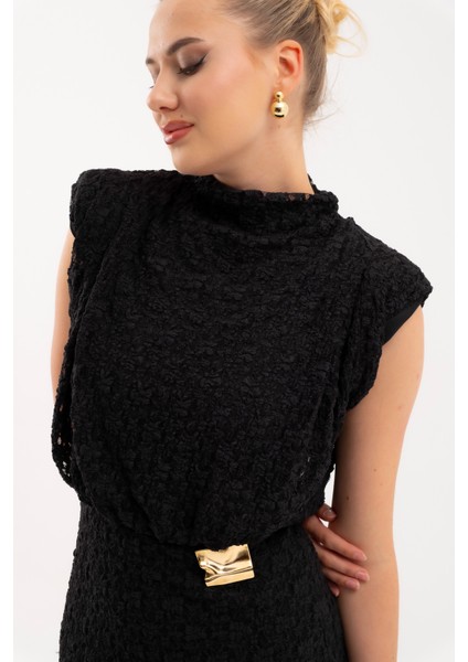 Kadın Siyah Gold Broşlu Dantel Elbise indirimleri