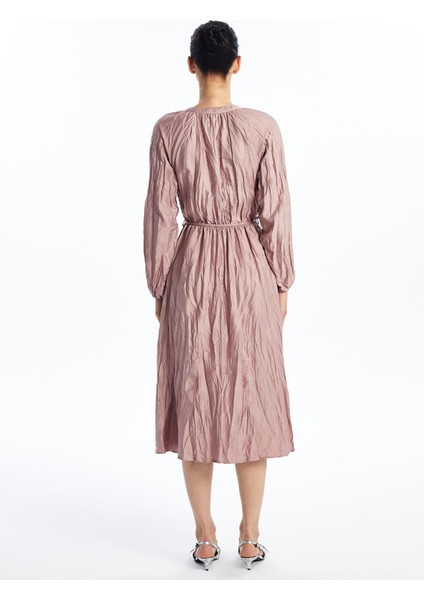 Yeni Sezon Kaçık Yaka Düz Uzun Kollu Saten Elbise fırsatları