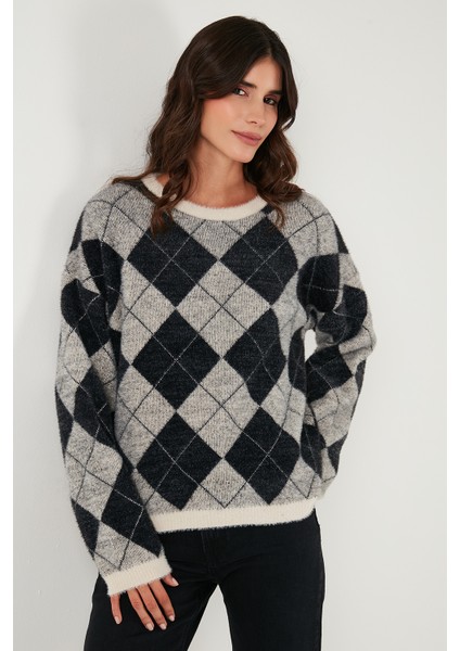 Baklava Desenli Oversize Bisiklet Yaka Yumuşak Dokulu Kazak Bayan Kazak 4616262 fırsatları