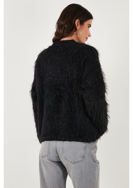 Yumuşak Tüylü Regular Fit Bisiklet Yaka Düğmeli Hırka Bayan Hırka 4617007