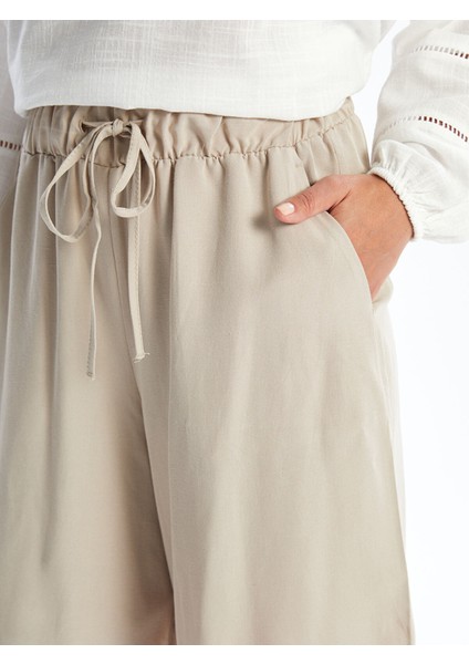 Yeni Sezon Beli Lastikli Keten Karışımlı Kadın Şort modelleri