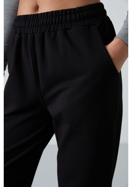 Siyah Cepli Yüksek Bel Rahat Form Lastik Paça Kadın Eşofman Alt - 94583
