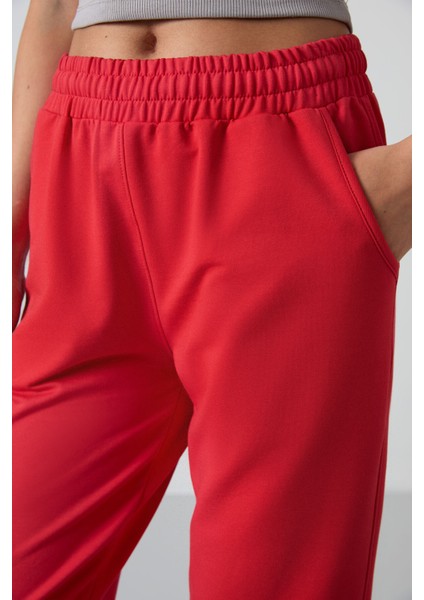 Kırmızı Cepli Yüksek Bel Rahat Form Lastik Paça Kadın Eşofman Alt - 94583