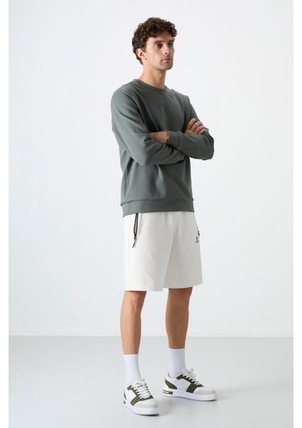 Ekru Gizli Fermuar Arka Cepli Bağcıklı Standart Kalıp Erkek Şort - 81136