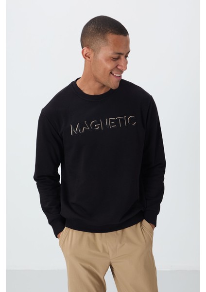 Siyah Yazı Nakışlı O Yaka Rahat Form İçi Polarlı Erkek Sweatshirt - 88020
