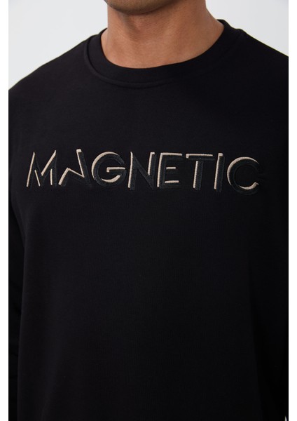 Siyah Yazı Nakışlı O Yaka Rahat Form İçi Polarlı Erkek Sweatshirt - 88020