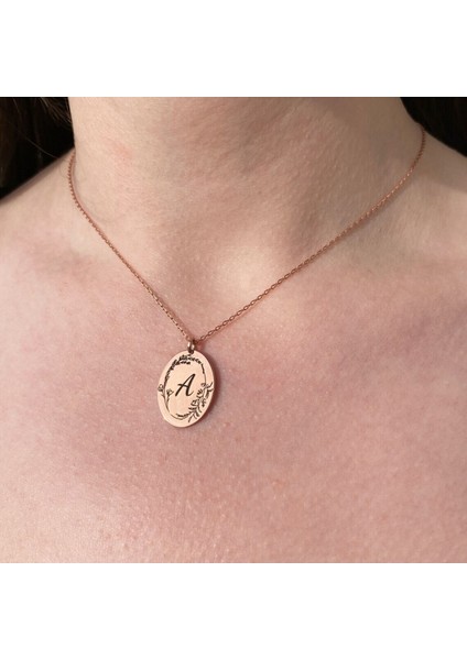 925 Ayar Gümüş Oval Gül Model Baş Harfli Kolye