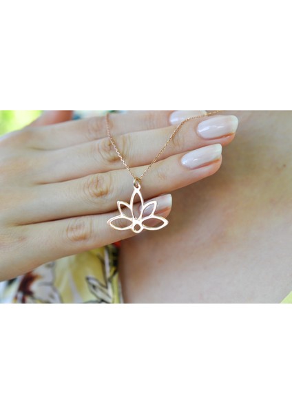 Kadın 925 Ayar Gümüş Rose Sonsuz Yaşamın Simgesi Lotus Çiçeği Kolye