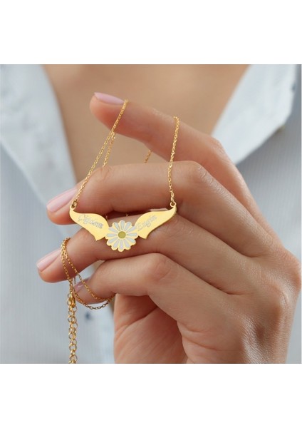 Kadın 925 Ayar Gümüş Kişiye Özel Isimli Kanatlı Papatya Kolye