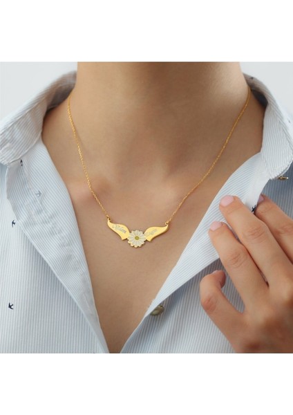 Kadın 925 Ayar Gümüş Kişiye Özel Isimli Kanatlı Papatya Kolye fiyatları