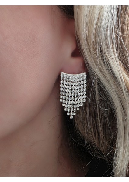 Sallantılı Minimal Beyoğlu Taşlı Gümüş Renk Küpe fırsatları