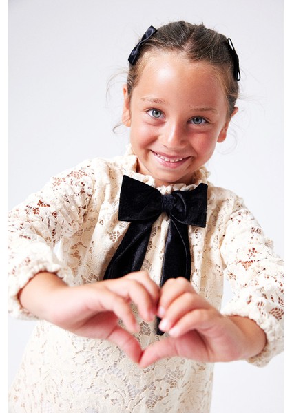 Krem Güpür Fiyonklu Kız Çocuk Elbise - Bessie