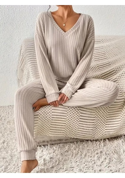 Kadın Uzun Kollu V Yakalı Kaşkorse Bluz ve Pantolon Ikili Takım