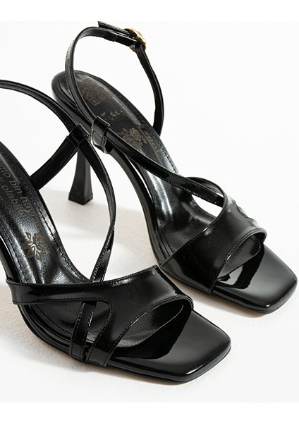 Siyah Rugan Ince Topuklu Bilekten Tokalı Bantlı Abiye Kadın Sandalet indirimleri