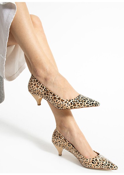 Parlak Rugan Bej Leopar Desen 5cm Topuk Sivri Burun Kadın Stiletto Günlük Rahat Kalıp Ayakkabı fiyatları