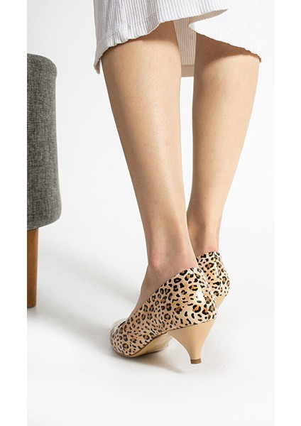 Parlak Rugan Bej Leopar Desen 5cm Topuk Sivri Burun Kadın Stiletto Günlük Rahat Kalıp Ayakkabı fırsatları