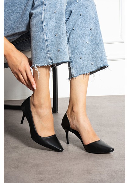 Mat Siyah Vegan Deri Stiletto – 7 cm Ince Topuklu Rahat Günlük Ofis Ayakkabısı