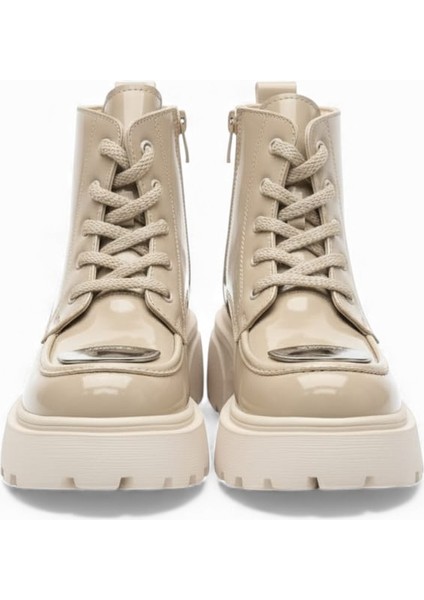 Kadın Metal Toka Detaylı Rugan Bağcıklı Fermuarlı Bot indirimleri