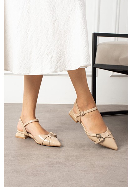 Bej Rugan Bilekten Bağlamalı Çift Tokalı Sivri Burun Düşük Topuk Kadın Ayakkabı modelleri