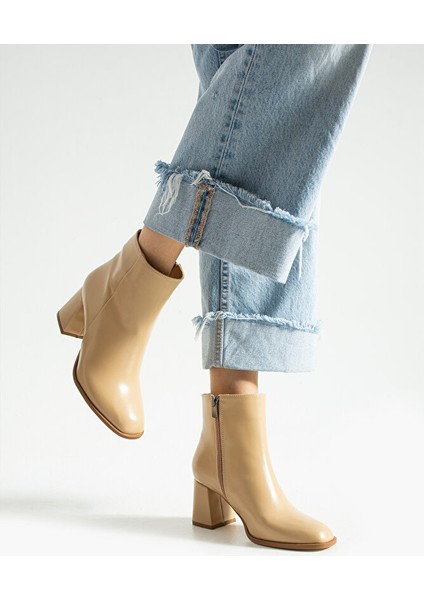 Bej Suni Deri Kısa Bilekli Topuklu Bot – Kalın Topuklu Fermuarlı Şık Günlük Kadın Ayakkabı