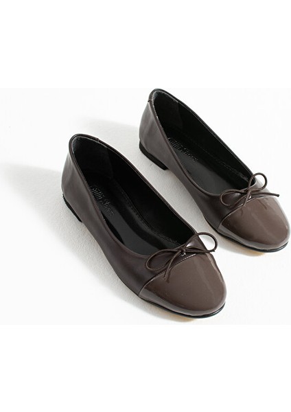 Kahverengi Rugan Burunlu Fiyonk Detaylı Kadın Babet –vegan Deri, Kaymaz Taban, Günlük & Ofis Şıklığı indirimleri