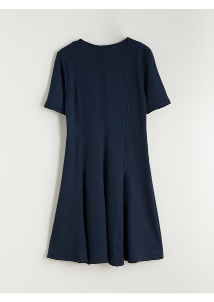 Yeni Sezon V Yaka Belden Oturtmalı Elbise fiyatları