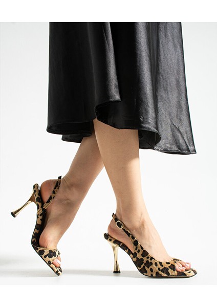 Leopar Desenli Tokalı Açık Burun Ince Topuklu Abiye Stiletto Sandalet | Gece Şıklığı